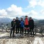 Alle nostre spalle si vedono le madonie innevate, bella pedalata..
