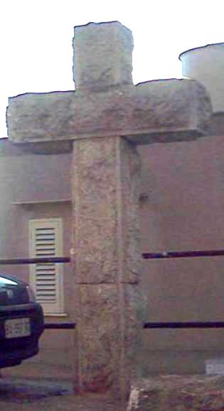 "La Cruz de petra viva"