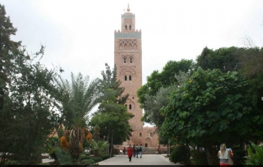 </b>Marocco: viaggio attraverso i colori e i sapori di Marrakesc, terrazza dell'Atlante</b>