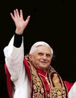 <b> PAPA BENEDICTO </b>
