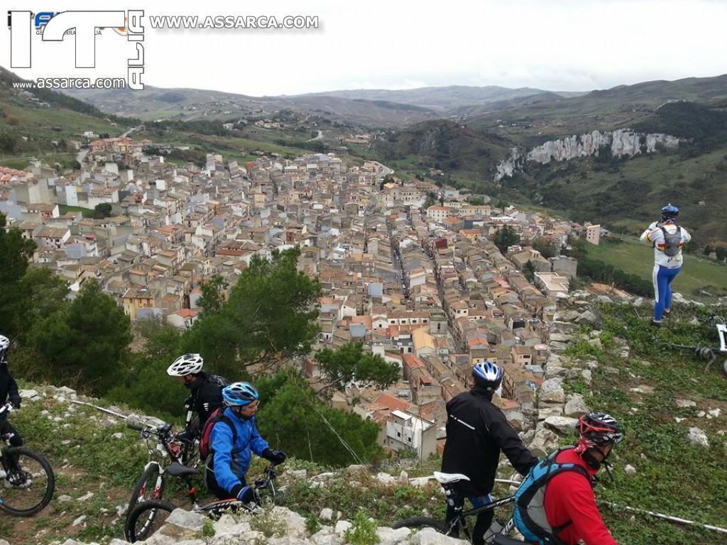 SAGRA DEL FUNGO DI FERLA A CALTAVUTURO, E PEDALATA FRA AMICI.