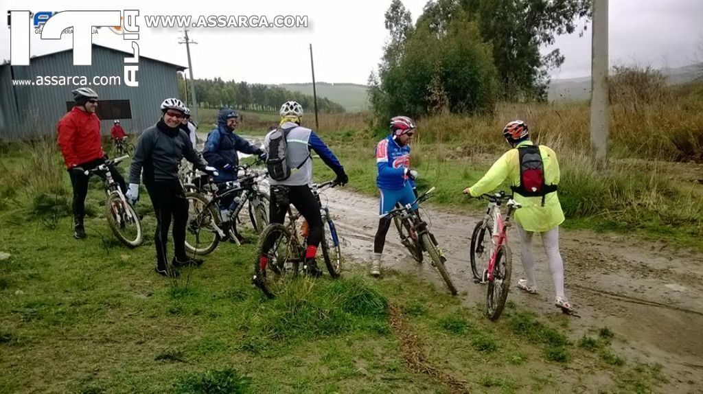 PEDALATA TRA FANGO E PIOGGIA