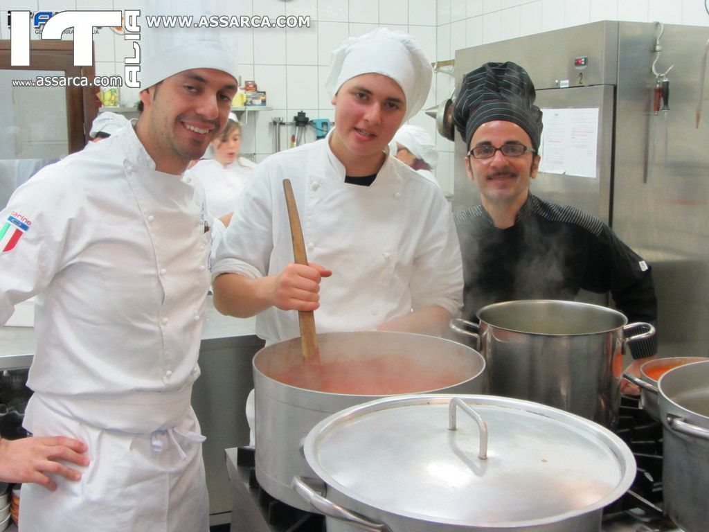 SICILIALLEVA 2014 - L` ALBERGHIERO DI ALIA PREPARA IL BUFFET PRESSO IL RISTORANTE VILLA DELLA MIMOSA