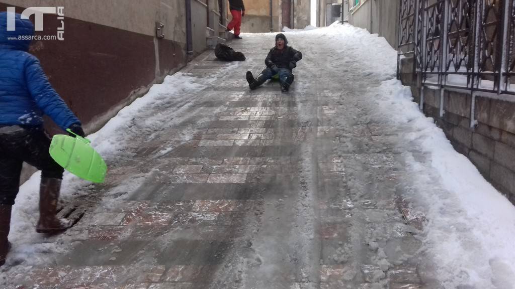 ALIA 4 GENNAIO 2019 , PASSEGGIANDO SOTTO LA NEVE.