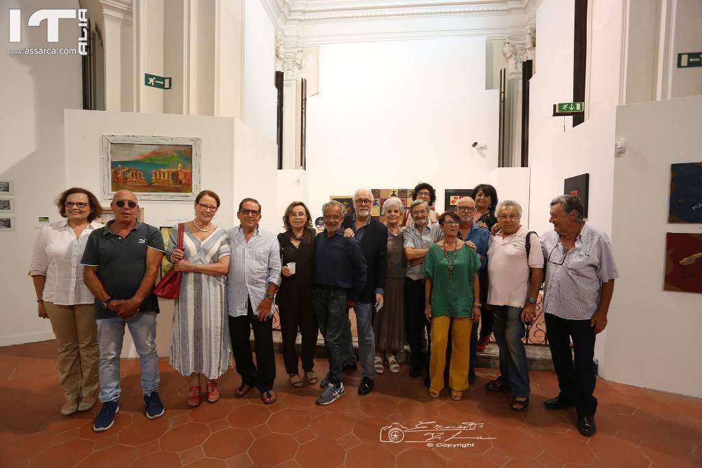 Ghumbert  inaugura la mostra "Convergenze" a Taormina.