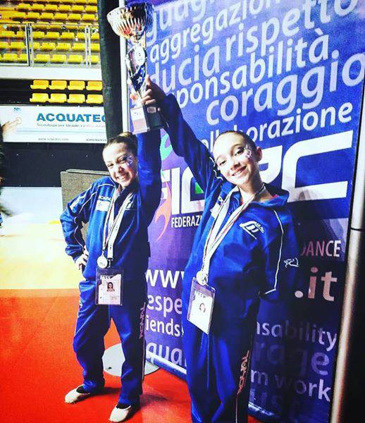 DOPO I RISULTATI ECCEZIONALI AI CAMPIONATI ITALIACI FIDEC DI BIELLA, CINQUE CHEERDANCER DELLA POLISPORTIVA BONAGIA VOLANO A ORLANDO, IN FLORIDA, 