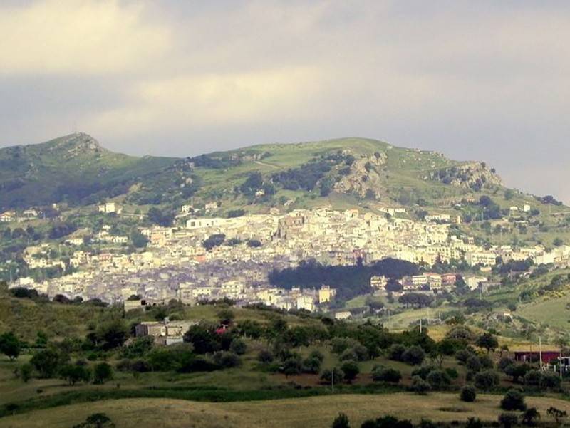 Bando per il finanziamento di progetti per la valorizzazione culturale e turistica dei   Borghi della Sicilia ...