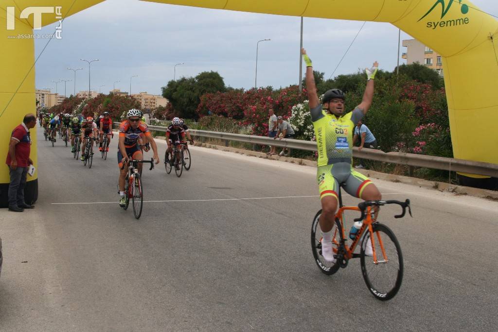 CICLISMO:  Il velocista Cosimo Salute della A.S.D. Fiamma  Palermo vince il 4 Trofeo Bar Baby Luna, 