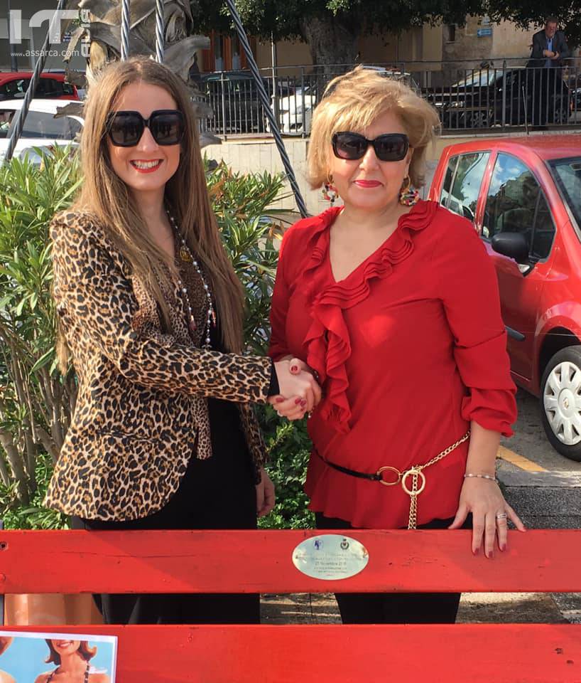 La Rete Antiviolenza Amor con la Fidapa di Altavilla Milicia in seguito alla rimozione della targa sulla panchina rossa