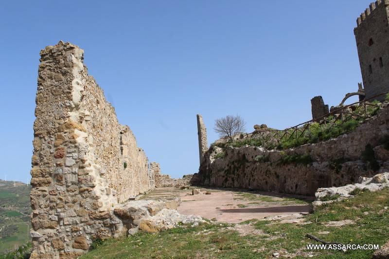 Le bellezze della Sicilia, Cefal Diana. " Il castello Arabo - Normanno - Borbonico"., 