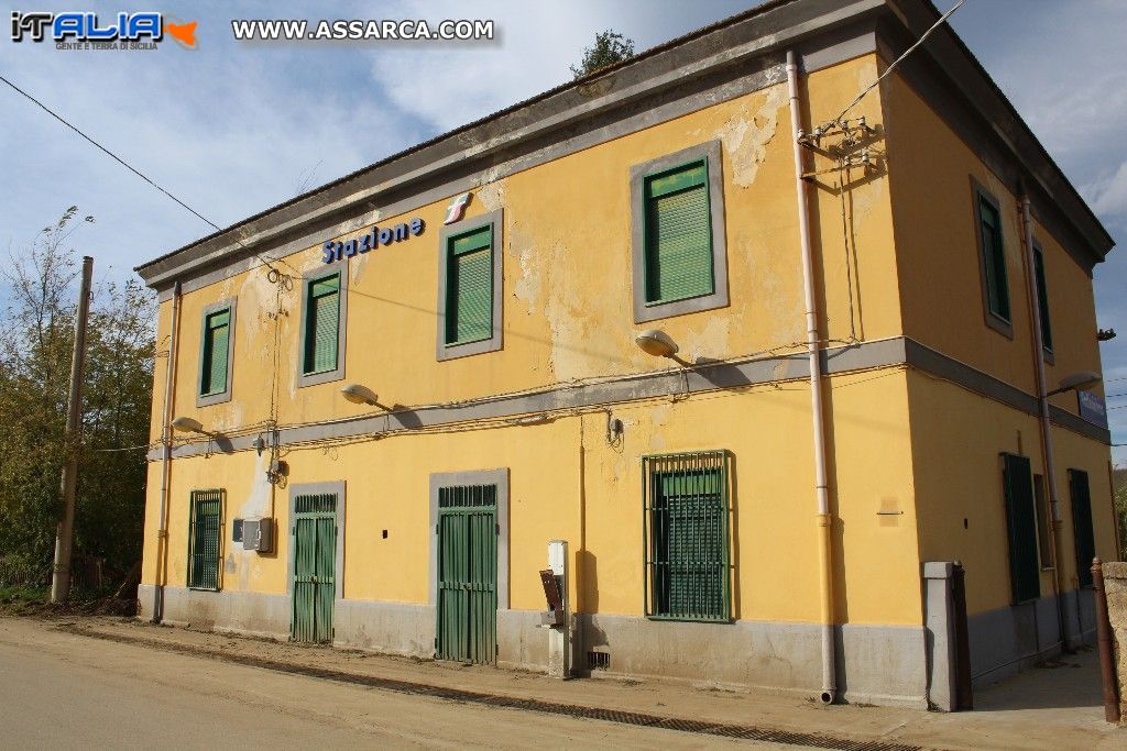 VALLEDOLMO (PA) - LA STAZIONE