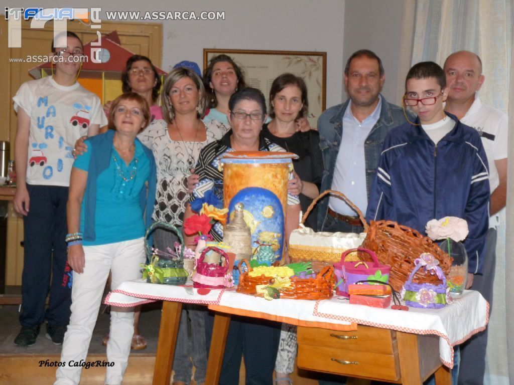 LAVORETTI ESEGUITI DAGLI ALLIEVI DEI CORSI DI DECORATORE SU TESSUTI & LABORATORIO BRICOLAGE.