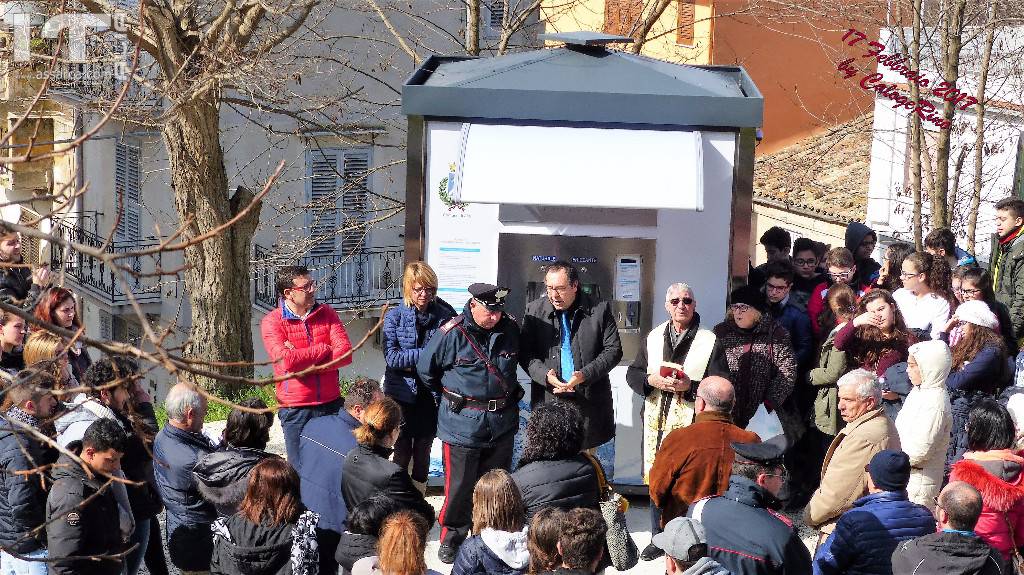 Messo in funzione l`erogatore di acqua., 