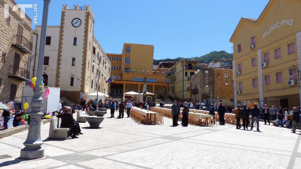 Tavolata di San Giuseppe - Montemaggiore Belsito 01 Maggio 2017, 