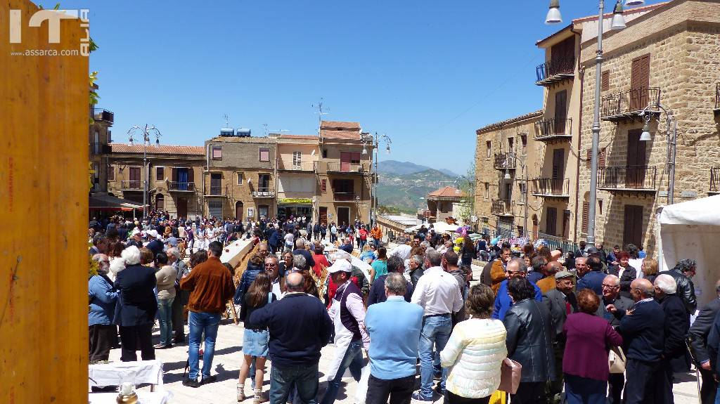 Tavolata di San Giuseppe - Montemaggiore Belsito 01 Maggio 2017, 