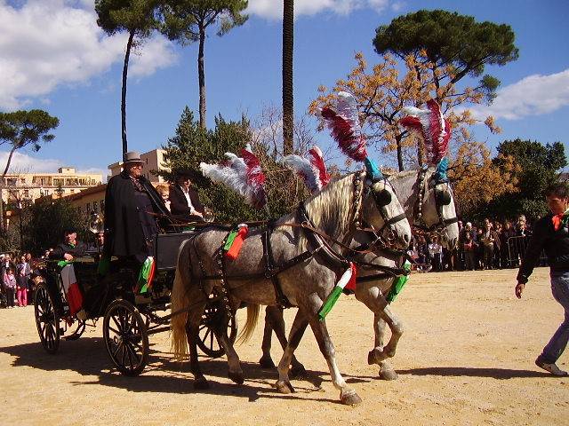 Cavalli, cavalieri e carrozze d`epoca, qualche anno fa a Villa Trabia a Palermo, 