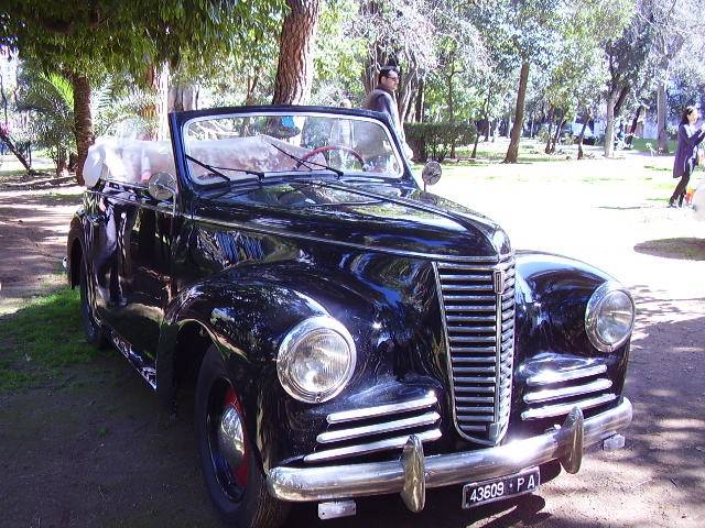 Macchine d`epoca qualche anno fa a Villa Trabia a Palermo, 