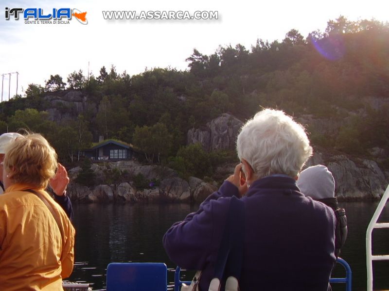 La terra dei Vichinghi n.4-Stavanger, tra fiordi, paesaggi ed uno sguardo a bordo-25/8/11, 