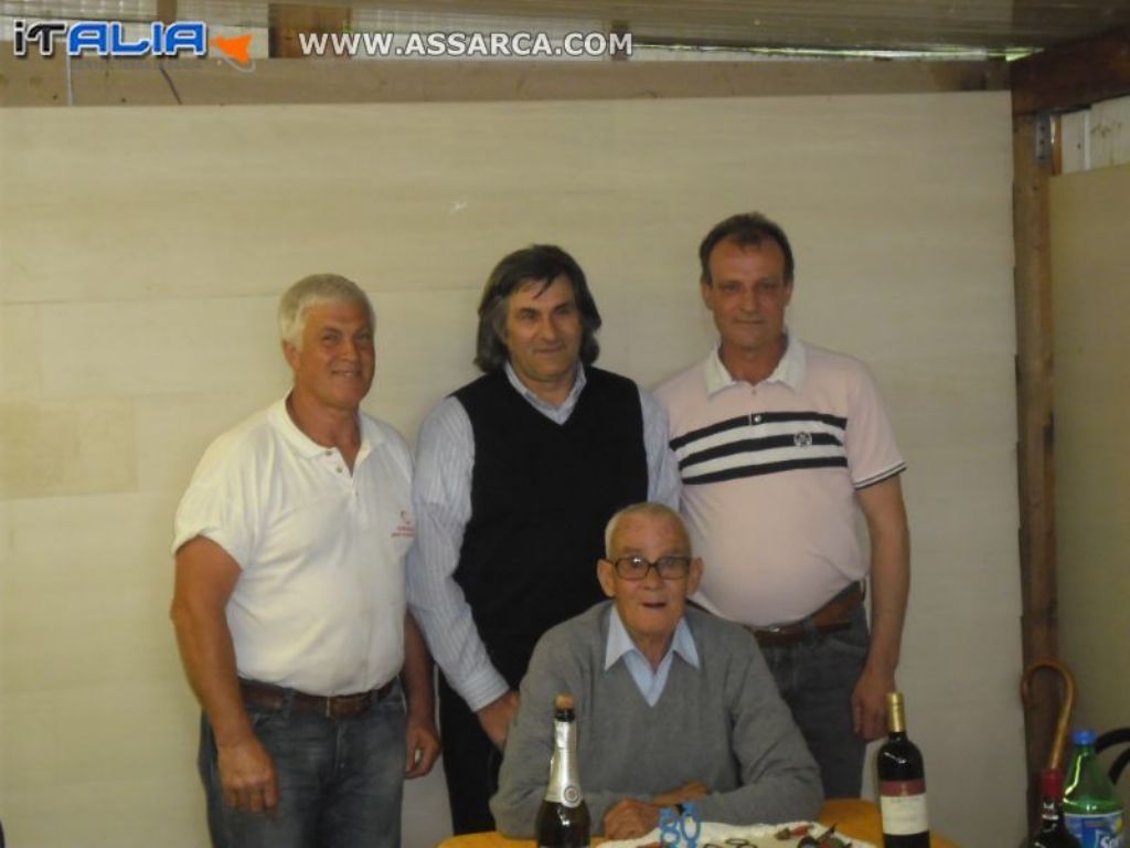 COMPLEANNO DI NONNO UMBERTO LA ROSA 80 ANNI (FAMIGLIA LA ROSA AL COMPLETO)