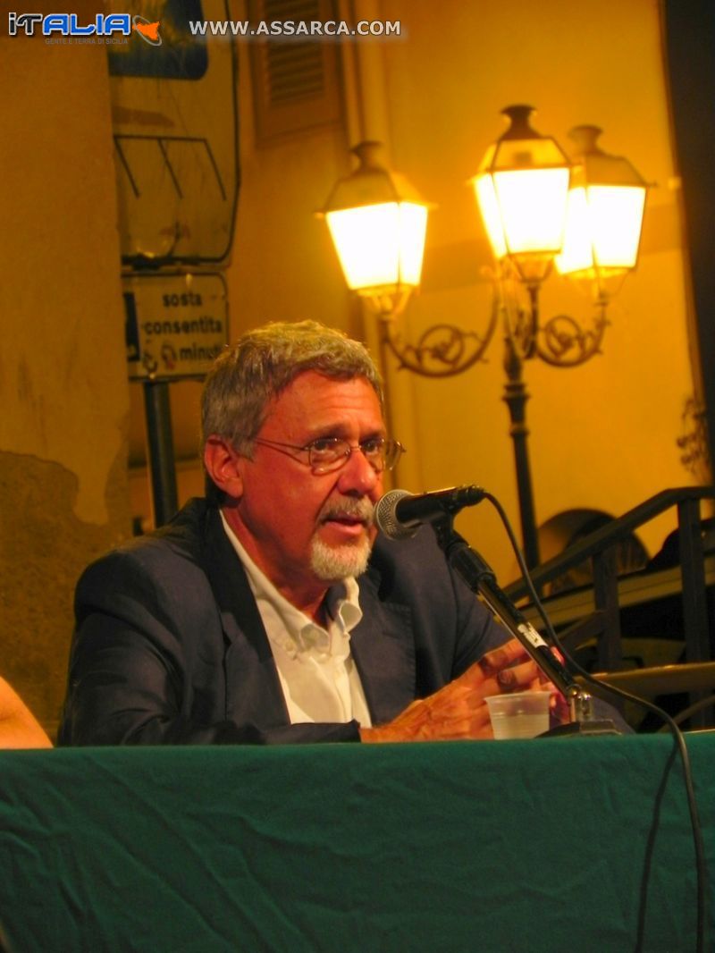 LA FUCINA - INCONTRI D`AUTORE - GIUSEPPE DI PIAZZA PRESENTA "I QUATTRO CANTI DI PALERMO"