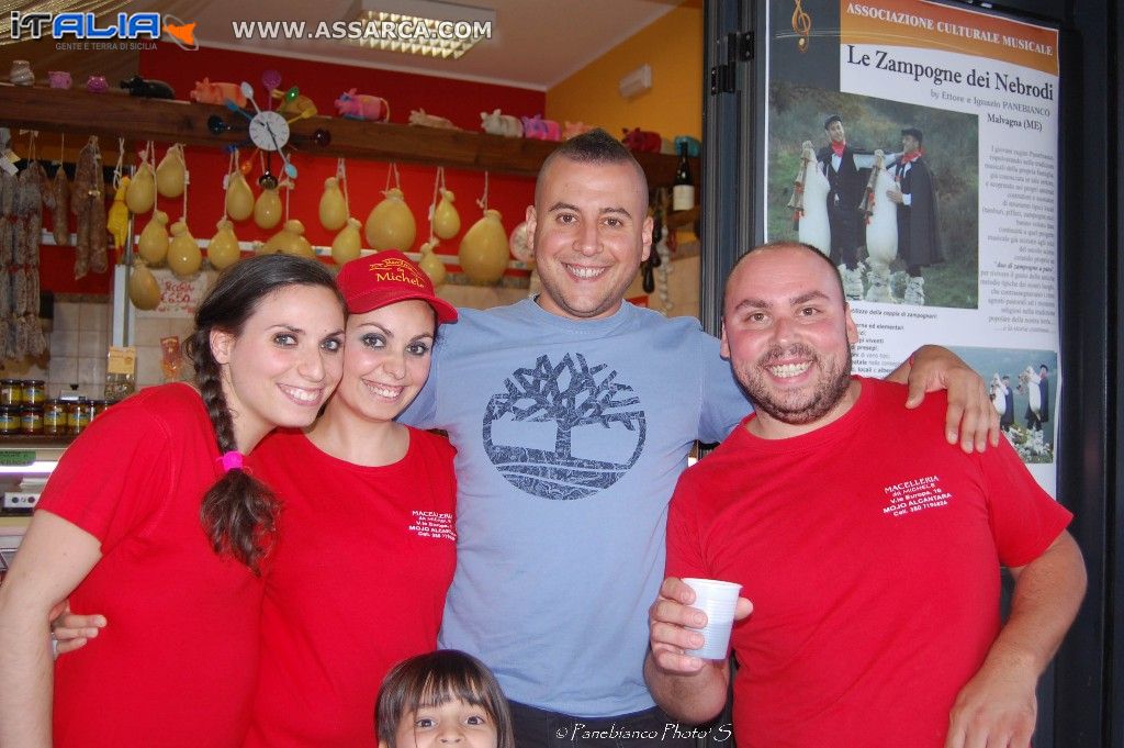 PREMIAZIONE " PREMIO CORONE " ALLA MACELLERIA " DA MICHELE " PER LA SIMPATIA.