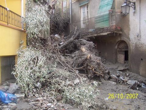 GLI AVVERTIMENTI DIMENTICATI, LA CEMENTIFICAZIONE SELVAGGIA, LA SPECULAZIONE EDILIZIA COLPISCONO A MORTE LA SICILIA