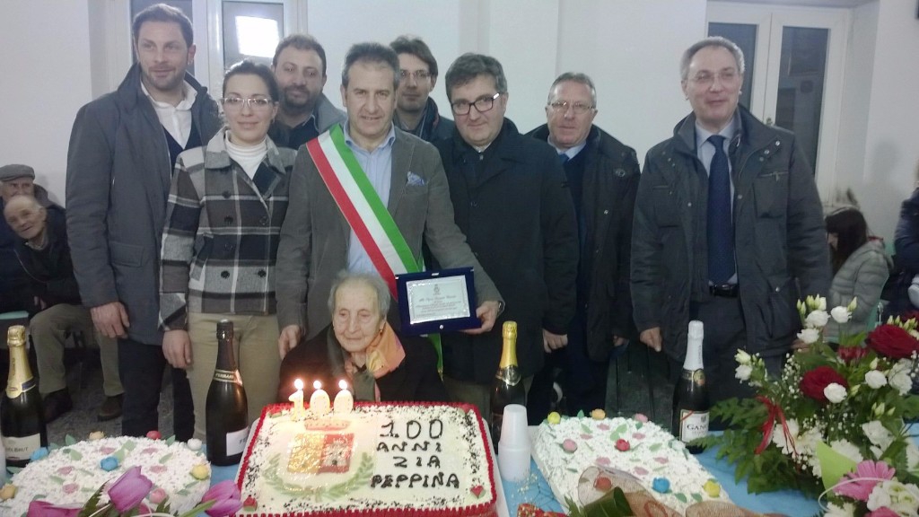 PETRALIA SOPRANA. FESTEGGIATI I CENTO ANNI DELLA SIGNORA GIUSEPPINA CANNATA