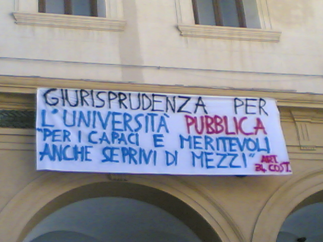 GLI STUDENTI VANNO AVANTI CON LE PROTESTE, RIMANE CALDA LA PIAZZA PALERMITANA