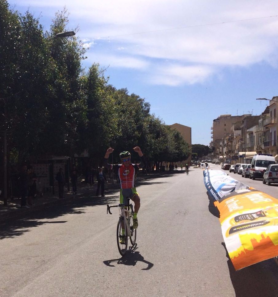 CICLISMO: GRANFONDO DI CASTELVETRANO SELINUNTE BALDASSARE BARBERA DELLA A.S.D. FIAMMA VINCE LA TERZA TAPPA DEL GRAND TOUR SICILIA 2017. QUINTO SUCCESSO CONSECUTIVO