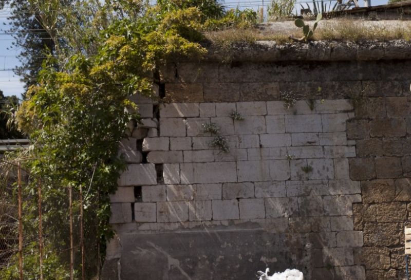 Termini Imerese. Rischia il crollo il bastione delle cinquecentesche mura di Carlo V.  Sta per scomparire un altro pezzo dell?antica città tra l?indifferenza di chi governa

