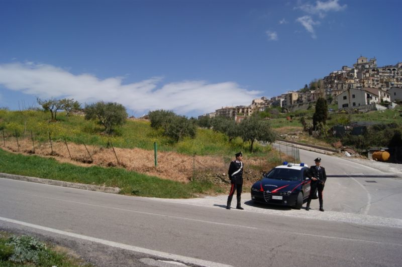 ALIMENA (PA): RUBANO UN CANCELLO DA UNA VILLA PER POI RIVENDERLO, DENUNCIATI DAI CARABINIERI.