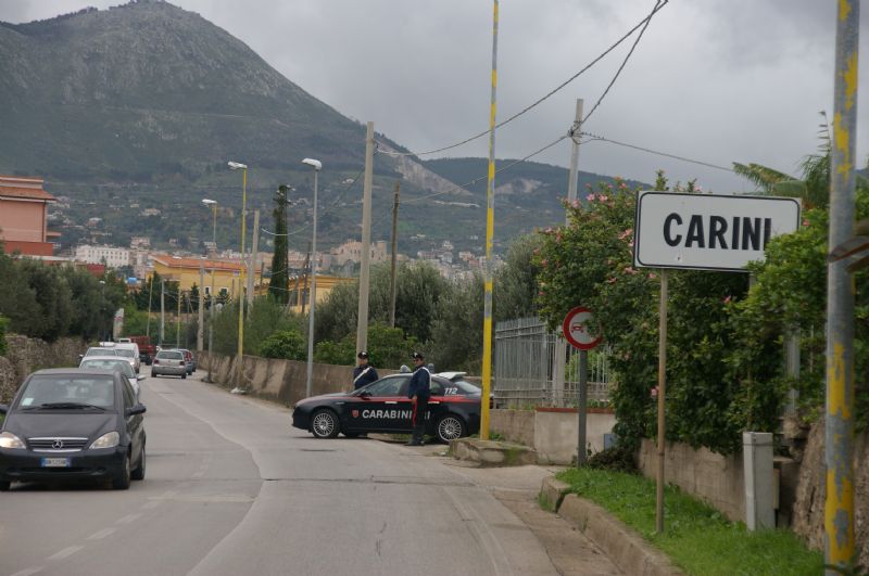 Carini- Due giovani donne arrestate dai Carabinieri mentre tentano un furto in un negozio

