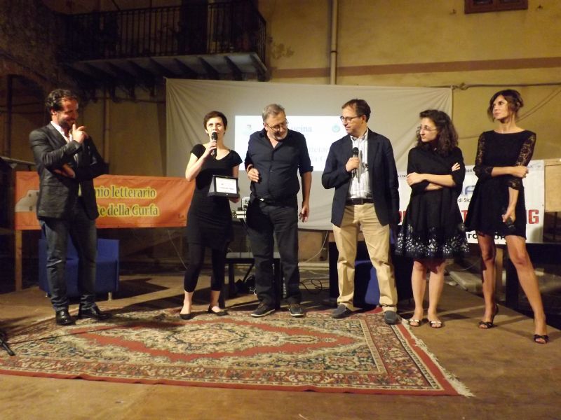 Alia (PA) - "Il negativo dell`amore", di Maria Paola Colombo, vince la seconda edizione del Premio letterario Grotte della Gurfa