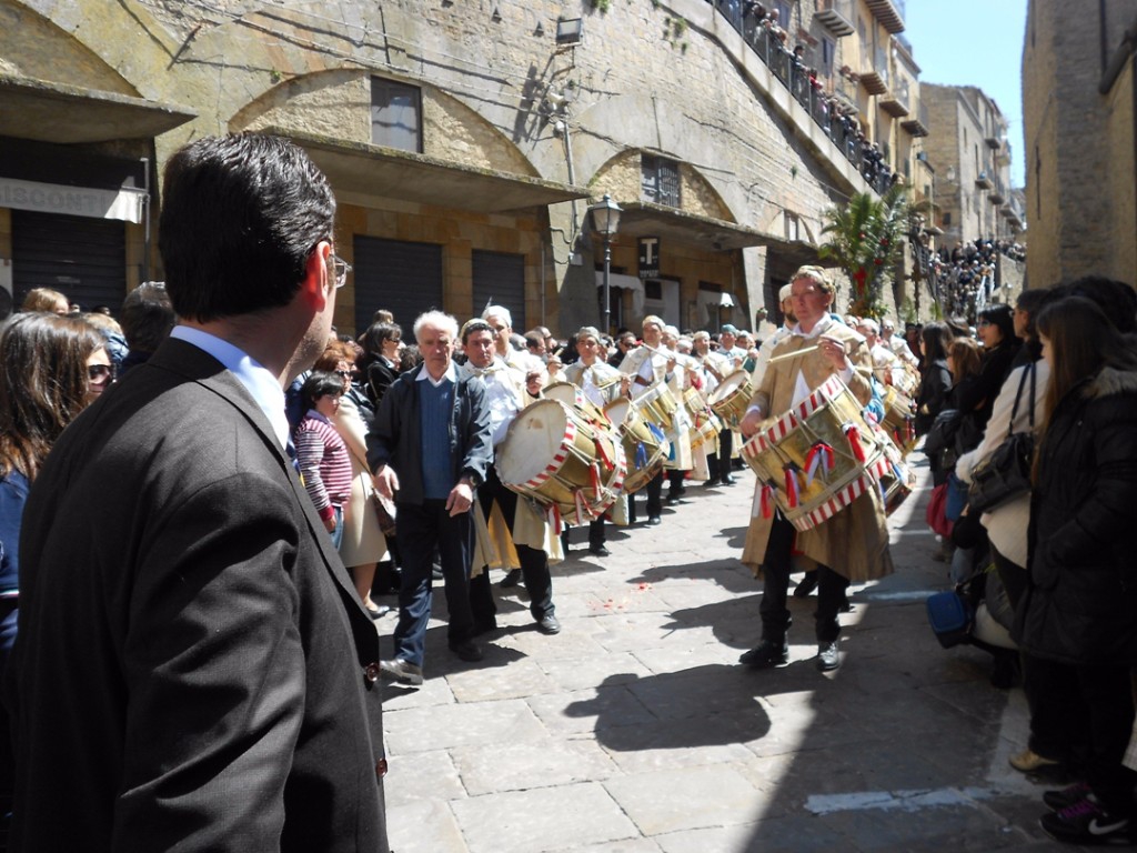 GANGI (PA) - WEEKEND TRA FEDE E TRADIZIONE CON CASAZZA E PROCESSIONE DELLE PALME CON I TAMBURINARA