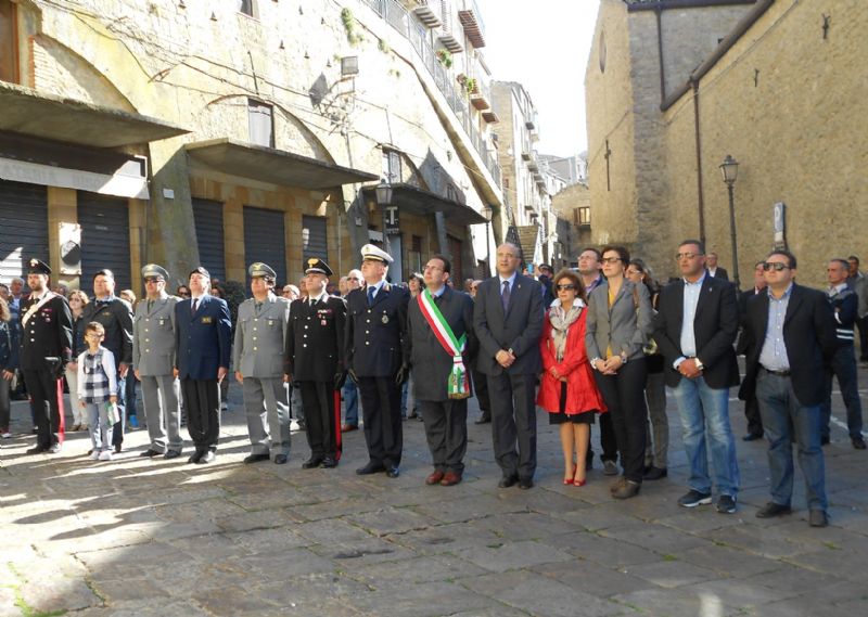 GANGI; DEFUNTI E CADUTI COMMEMORAZIONE IN PIAZZA DEL POPOLO