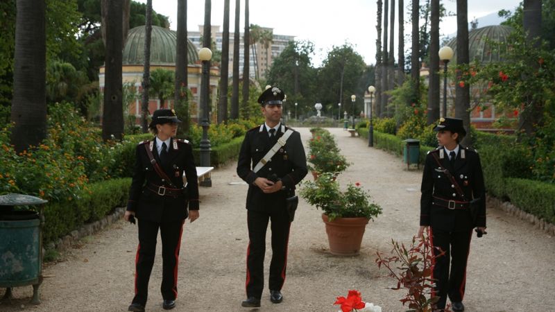 RICATTO SUL WEB, ARRESTATO 21ENNE. LA VITTIMA SI AFFIDA AI CARABINIERI.