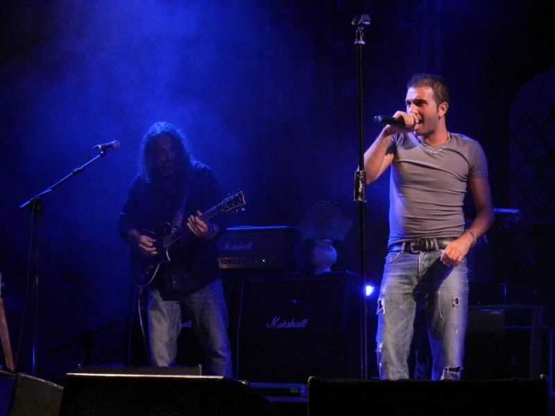 CASTELLANA SICULA; GLI AKRAM APRONO IL CONCERTO DI CISCO(ex Modena City Ramblers)