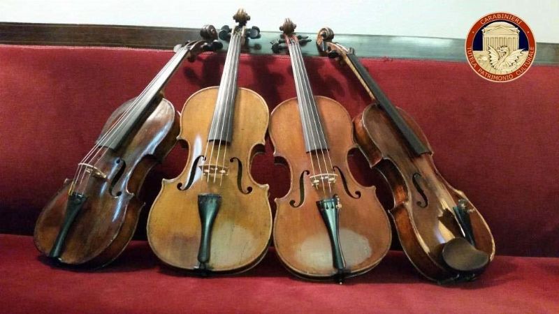 I Carabinieri del Nucleo Tutela Patrimonio Culturale restituiscono al Conservatorio di Musica quattro violini trafugati.