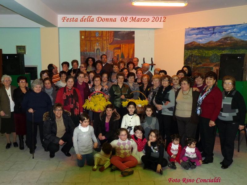 Alia: Centro Diurno Anziani " Festa della donna 2012"