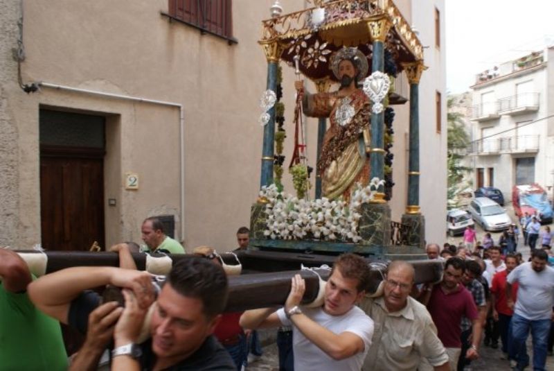 Gratteri (PA): la festa di San Giacomo tra fede e big della musica italiana