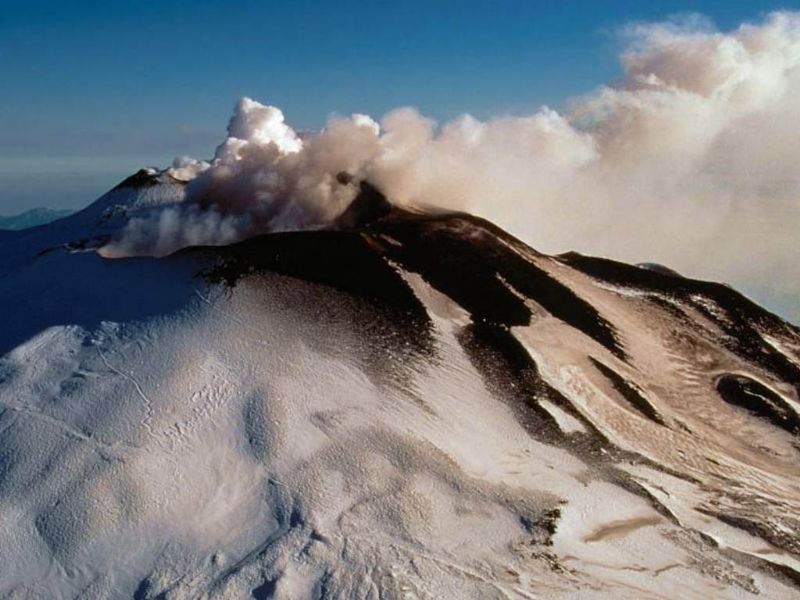 Etna, individuati i due sciatori
persi nella nebbia a quota 1.700 
