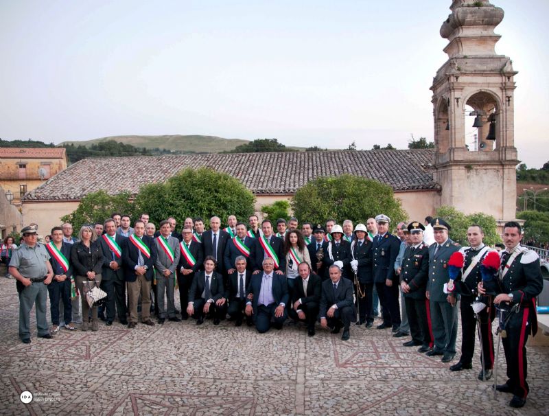 GANGI, IN MIGLIAIA PER A CURSA DI SANTI PRESENTI I SINDACI DI 5 PROVINCIE SICILIANE
