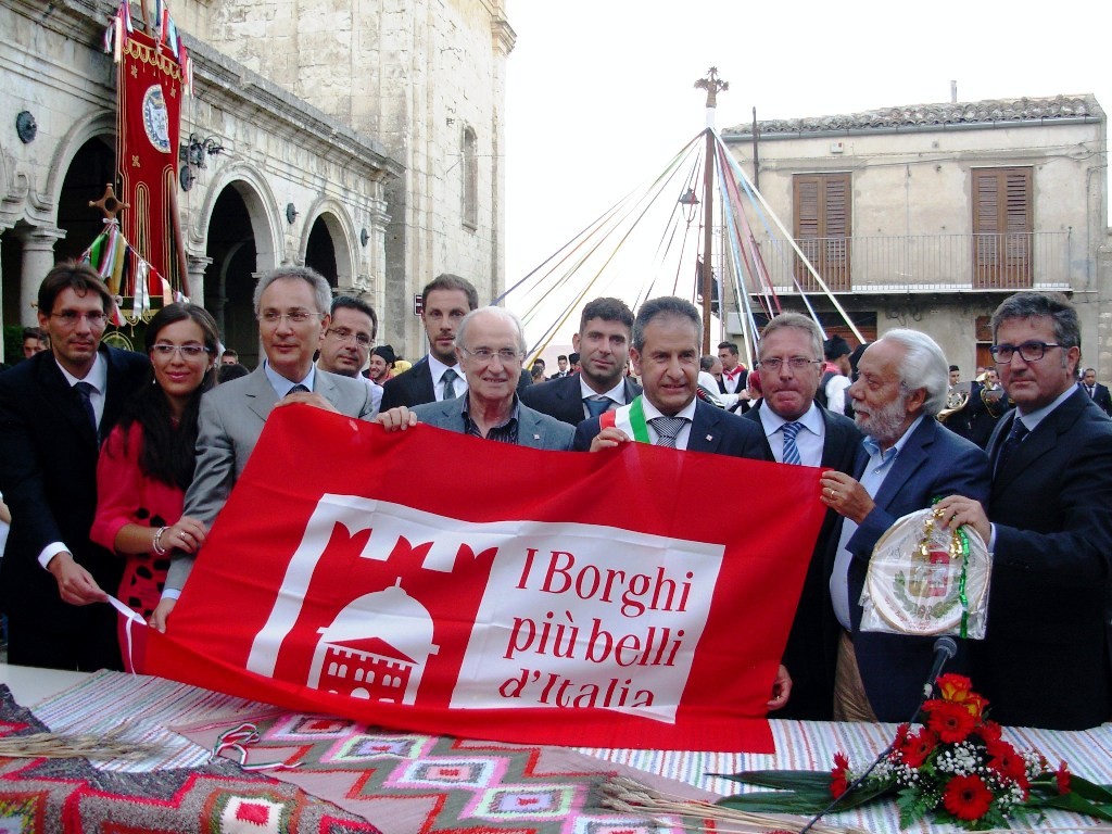 PETRALIA SOPRANA. ALBERGO DIFFUSO E CHINESE FRIENDLY L�ARGOMENTO DEL CONVEGNO CHE APRE LE INIZIATIVE DI PREPARAZIONE AL FESTIVAL NAZIONALE DEI BORGHI PIU� BELLI D�ITALIA CHE SI TERRA� A SETTEMBRE