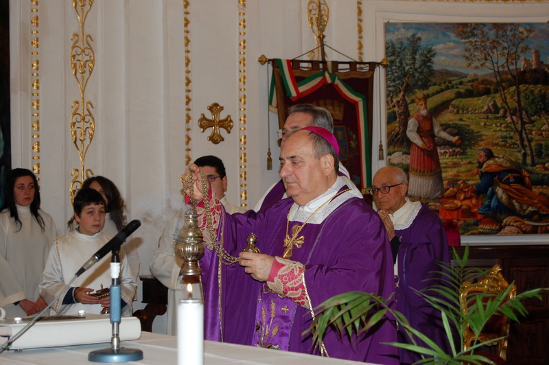 Alia: il Vescovo Vincenzo Manzella visita la comunit? aliese