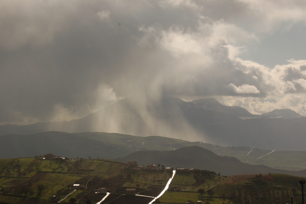 PIOVE SENZA SOSTA IN SICILIA, TORRENTI E FIUMI INGROSSATI : ALLERTA DELLA PROTEZIONE CIVILE