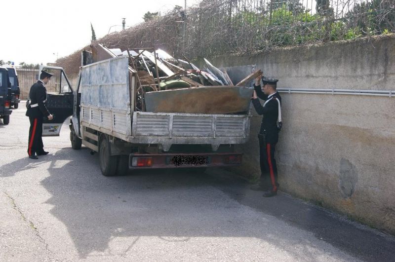 Collesano: Carabinieri arrstano due palermitani per raccolta e trasporto illecito di rifiuti
