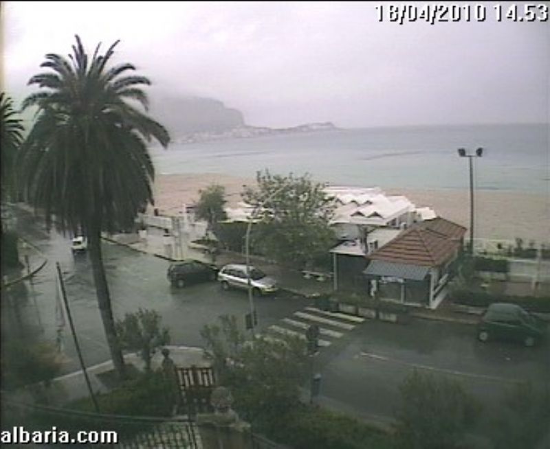 La primavera si prende una pausa. Domenica di pioggia in Sicilia