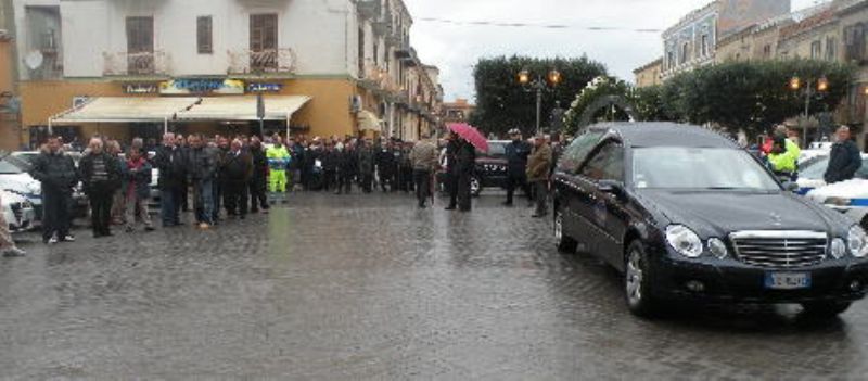 CAMPOBELLO DI LICATA (AG) -  Svolti i funerali di Nicolò Savarino