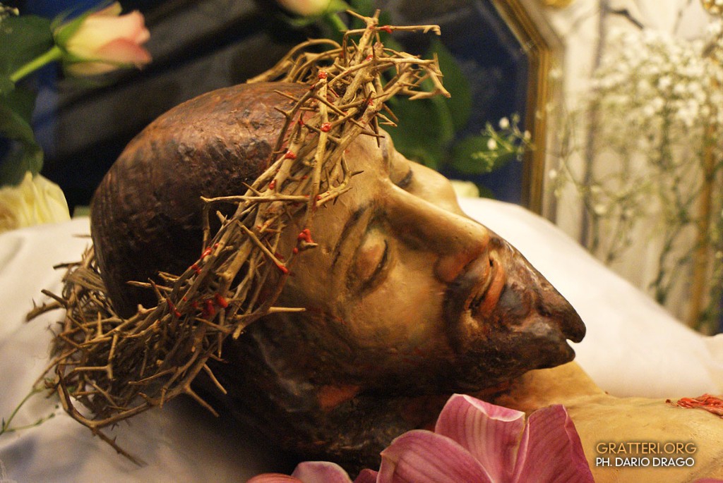 `A Sulit 2015  Processione del Venerd Santo. Settimana Santa a Gratteri (PA) dal 29 marzo al 5 aprile 2015