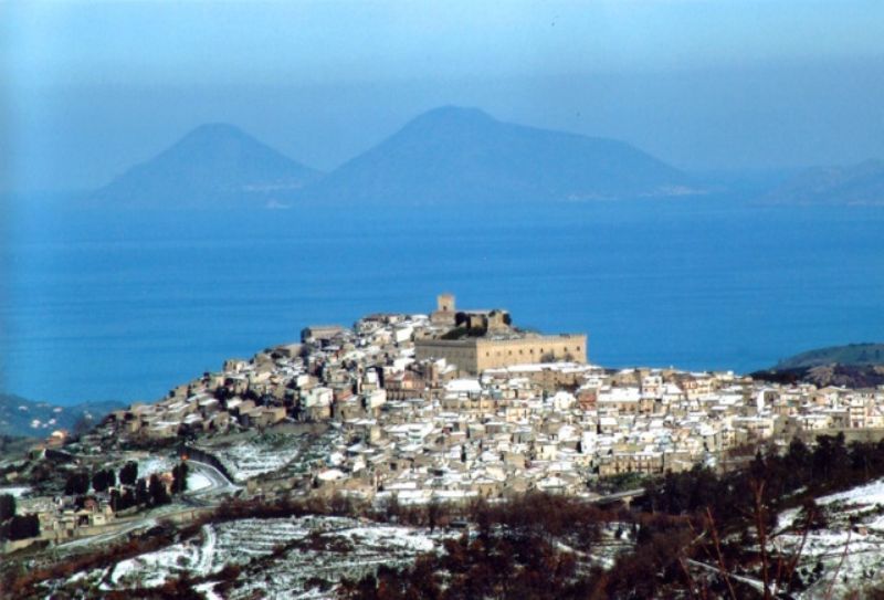 MONTALBANO ELICONA (ME) - IL CASTELLO DEGLI SPOSI

